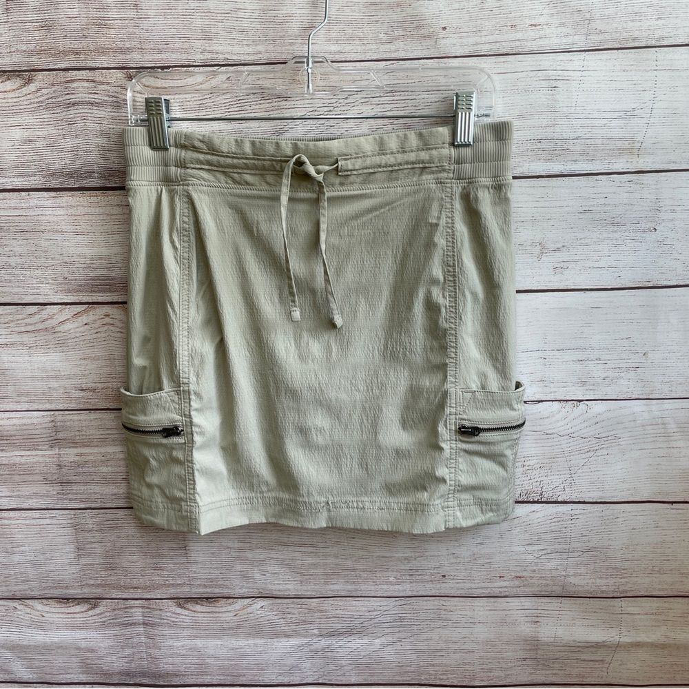 ATHLETA TREKKIE SKORT IN‎ KHAKI